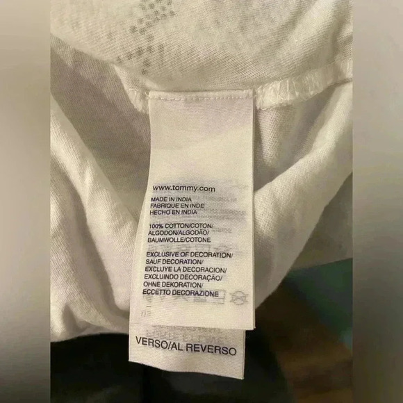 Tommy Hilfiger Beaded Boatneck Cap Sleeve Floral Mandala Graphic Tee Size Small - Picture 3 of 10